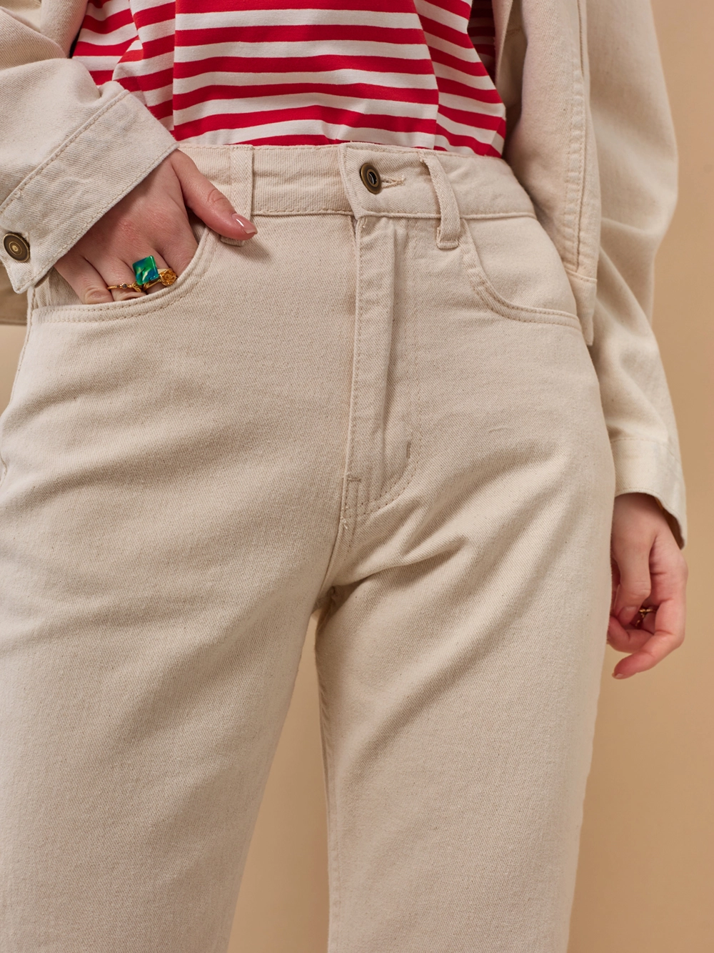 картинка джинсы прямые со средней посадкой от магазина Solo-U.ru