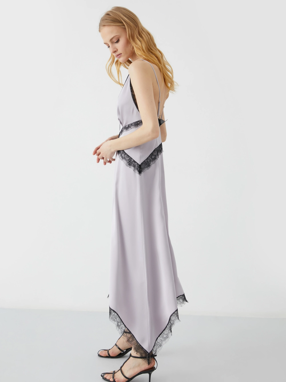 картинка платье-комбинация с кружевом шантильи  от магазина Solo-U.ru