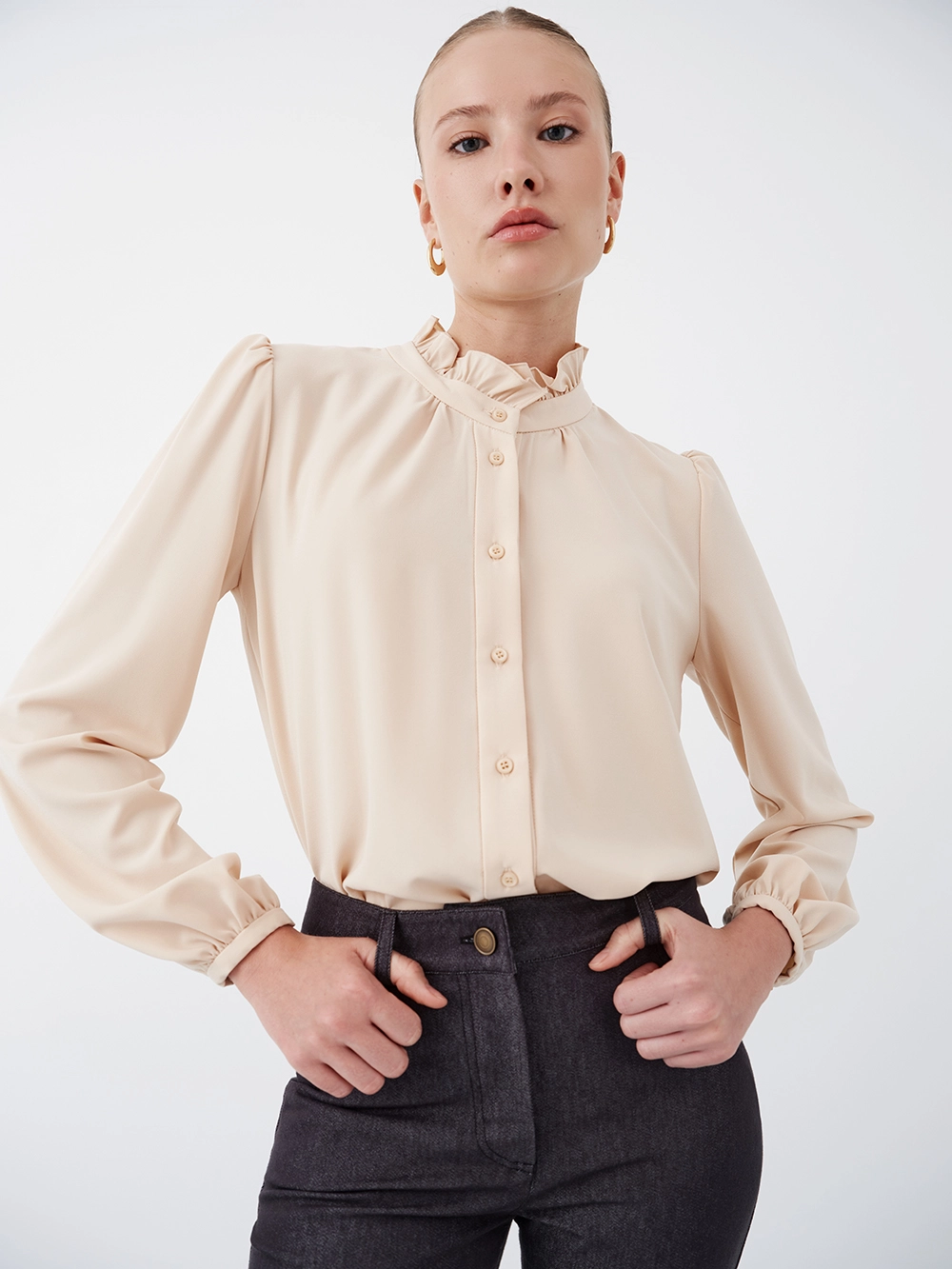 картинка блузка с оборкой от магазина Solo-U.ru