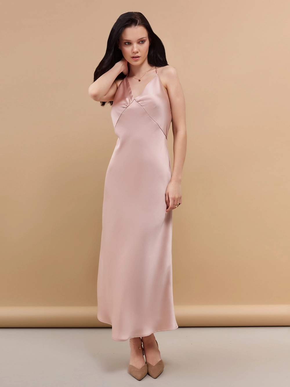 картинка платье-комбинация с открытой спиной от магазина Solo-U.ru