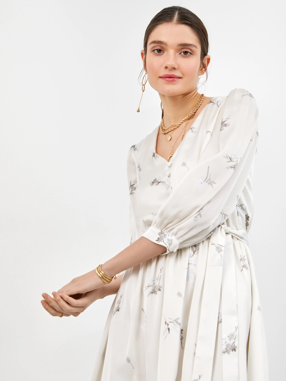 картинка платье миди с декоративными пуговицами от магазина Solo-U.ru