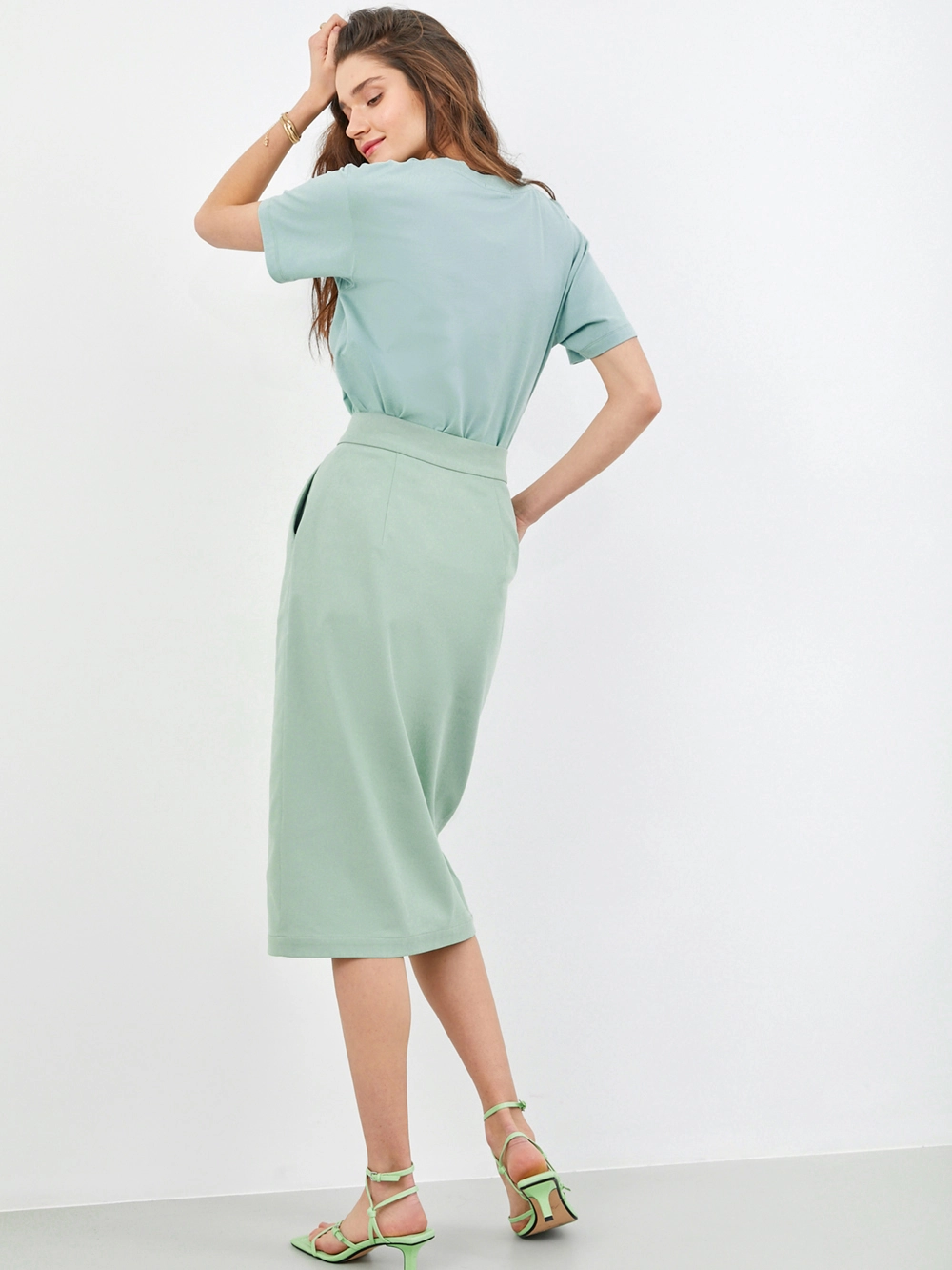 картинка юбка миди на пуговицах от магазина Solo-U.ru