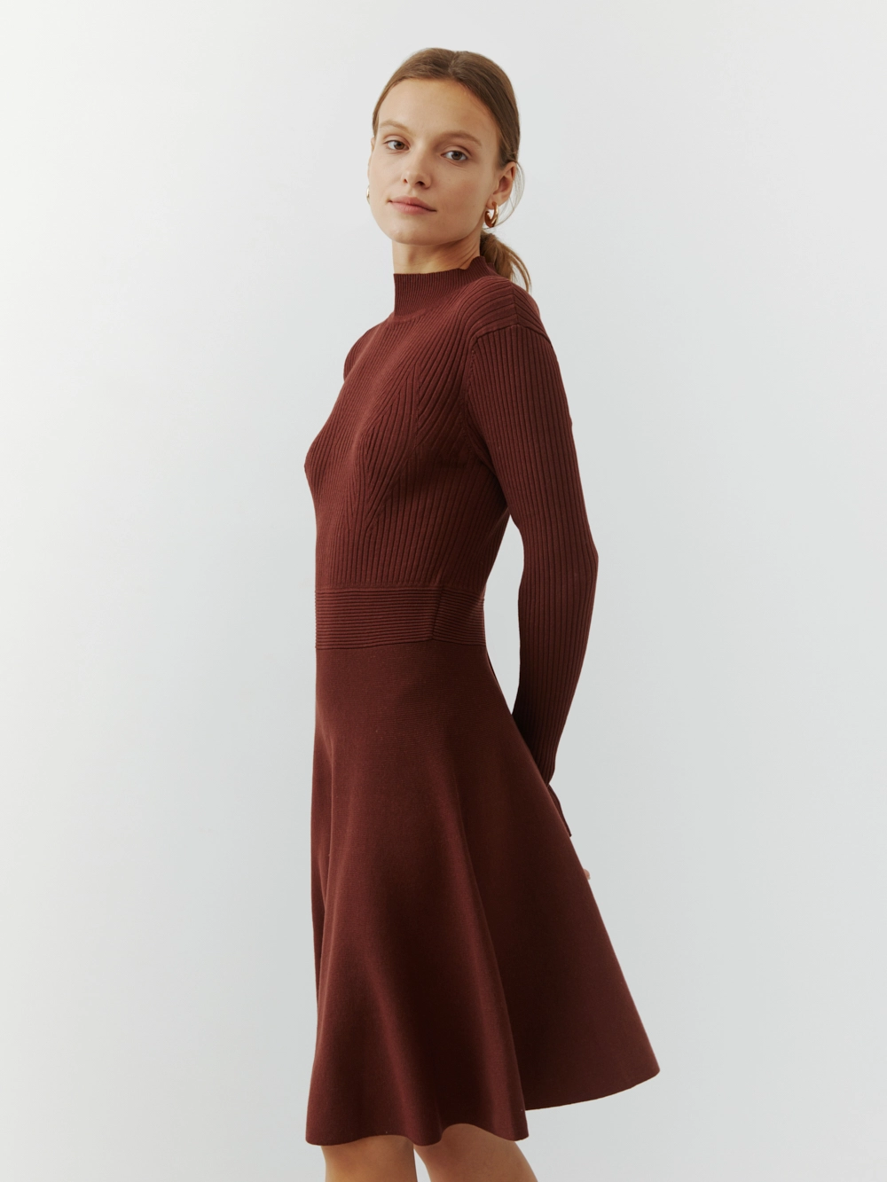 картинка платье трикотажное с конической юбкой от магазина Solo-U.ru