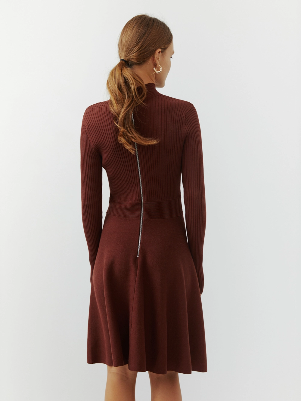 картинка платье трикотажное с конической юбкой от магазина Solo-U.ru